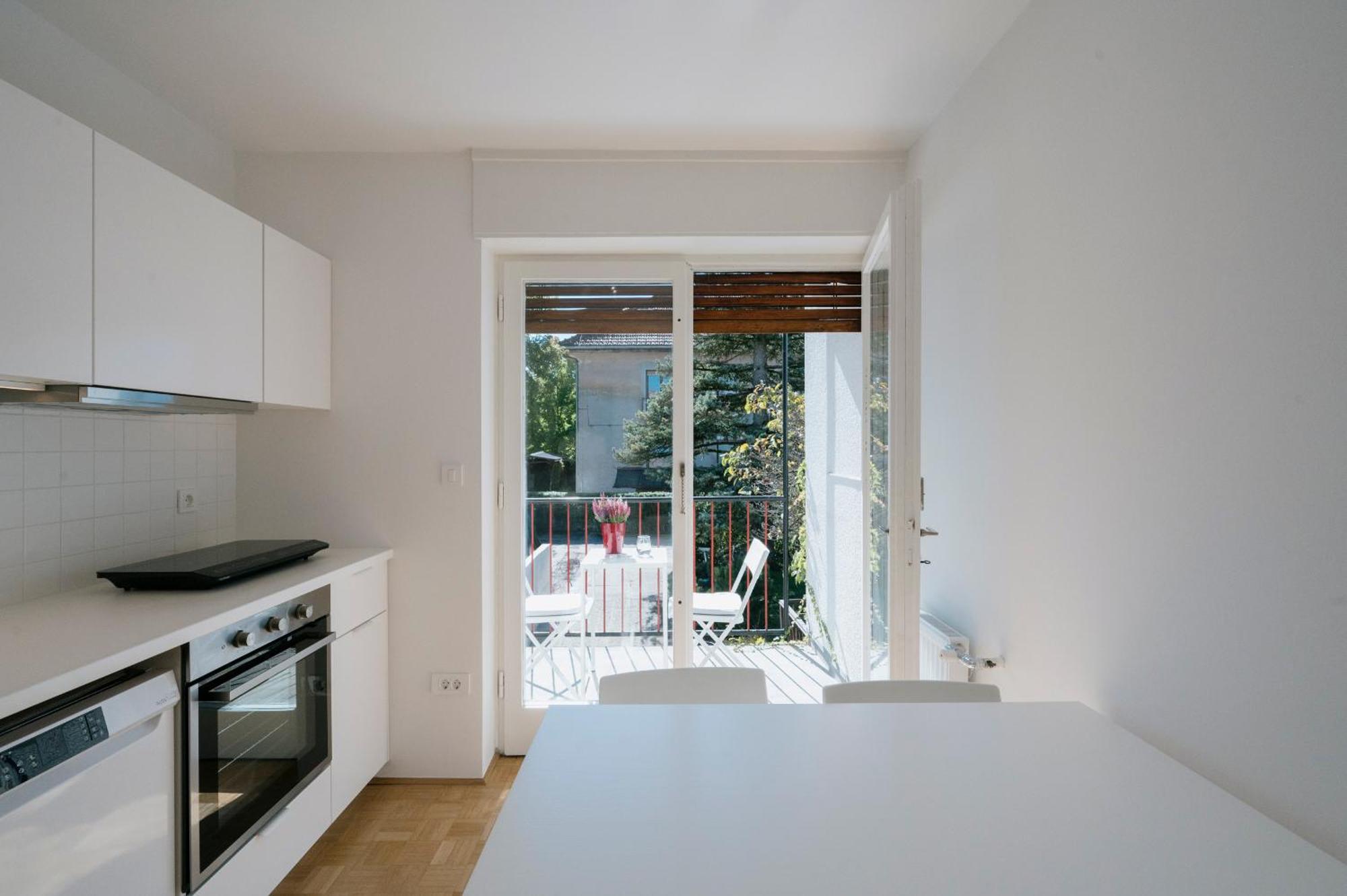 Ljubljana C17 4-Bedroom Private Row House With Garden And Parking Zewnętrze zdjęcie